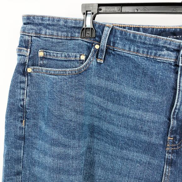 TOMMY HILFIGER Women's TH Flex Denim Shorts 24W Blue Cuffed 9" Inseam Cuffed NWT - Picture 6 of 11